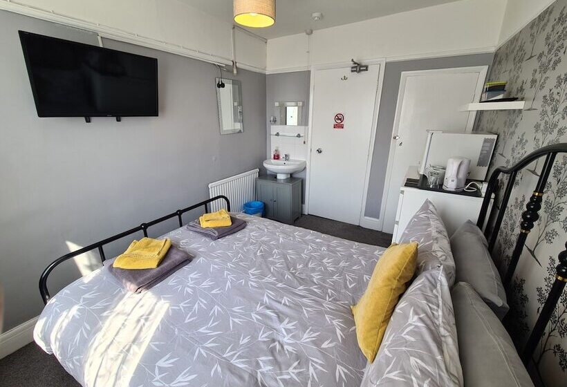 ペンション The Roslyn Guest House