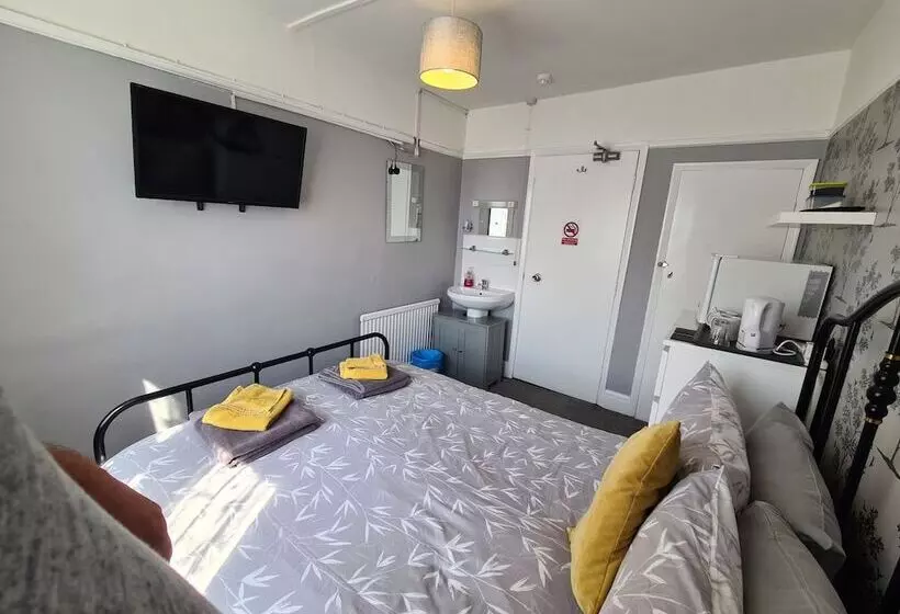 Pensjonat The Roslyn Guest House