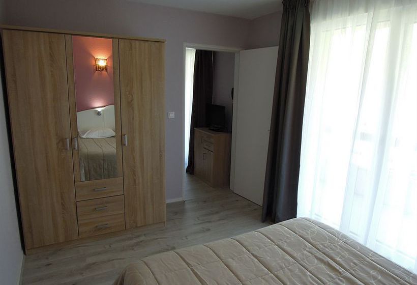 Grands Chenes Du Parc