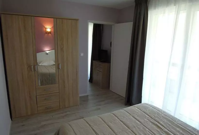 Grands Chenes Du Parc