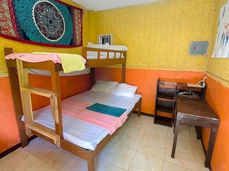 Aamiaismajoitus (B&B) Forest Camp El Nido