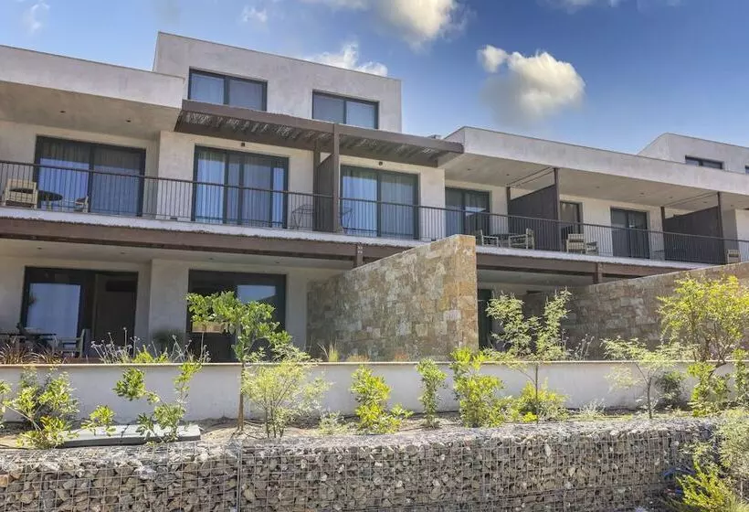 Hotelli Pnoes Luxury Suites