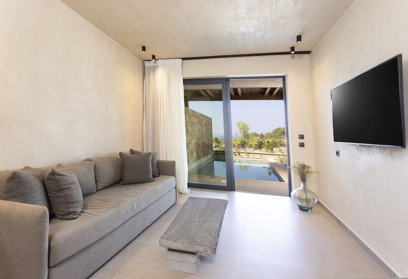 Отель Pnoes Luxury Suites