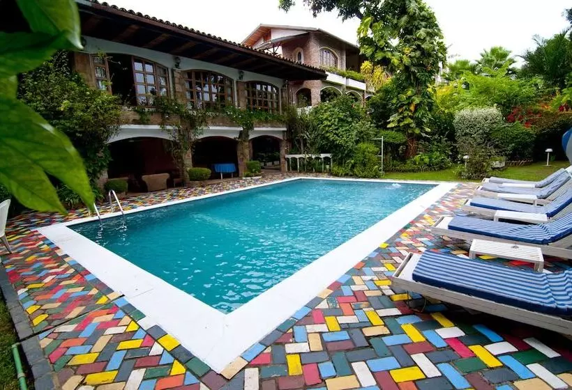 هتل Hôtel Clos Des Limbas