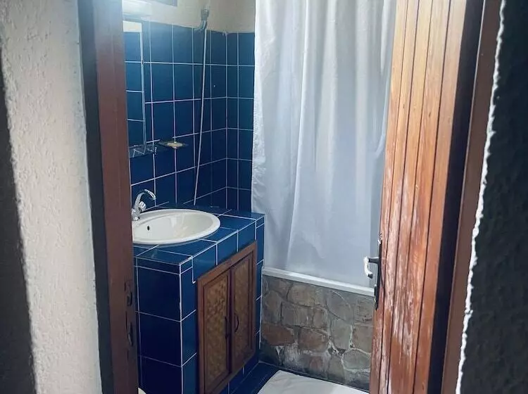 هتل Hôtel Clos Des Limbas