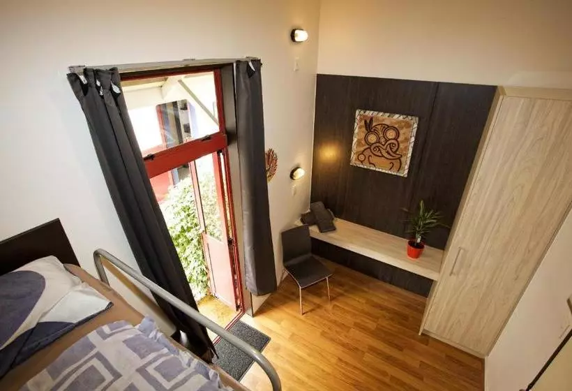 هاستل Stables Lodge Backpackers