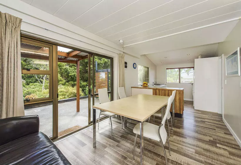 ベッドアンドブレックファースト Matakana Country Lodge