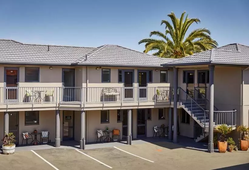 Blenheim Palms Motel