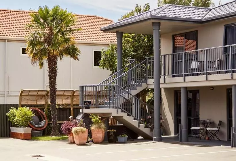 Blenheim Palms Motel