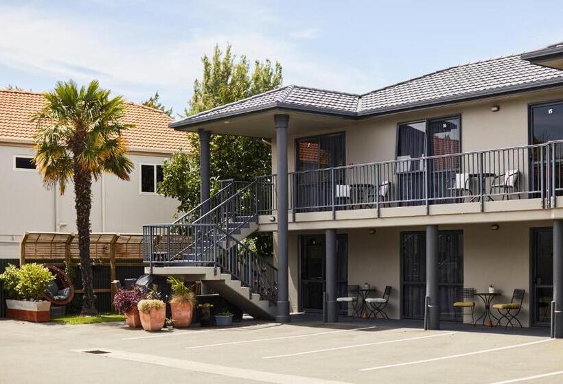 Blenheim Palms Motel