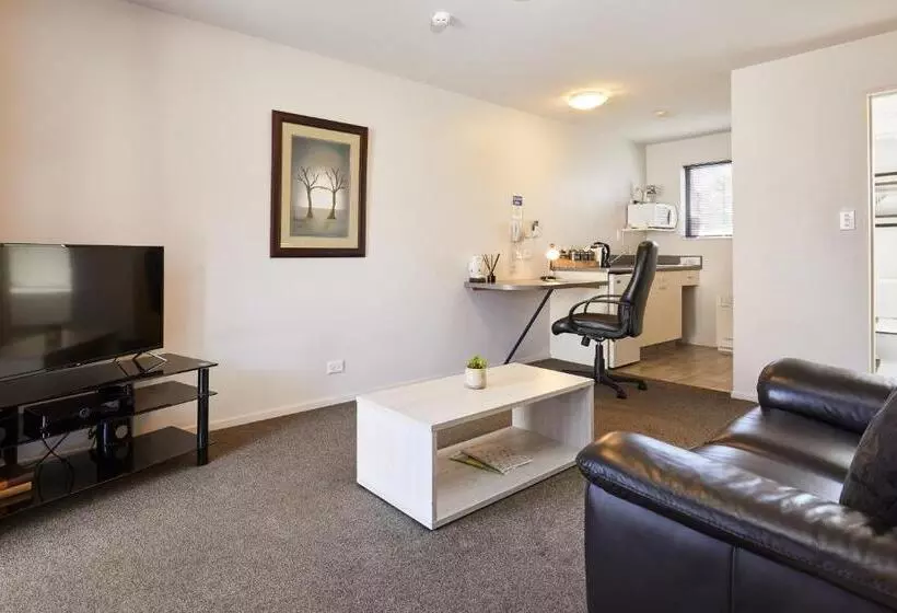 Blenheim Palms Motel