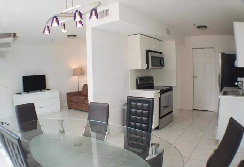 Collins Apartments By Design Suites Miami