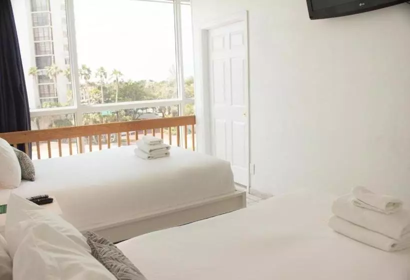 Collins Apartments By Design Suites Miami