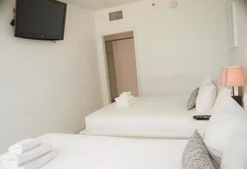 Collins Apartments By Design Suites Miami