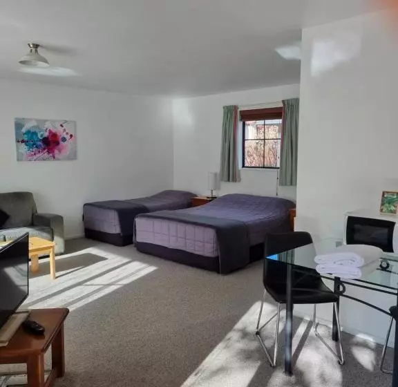 Glenalvon Lodge Motel