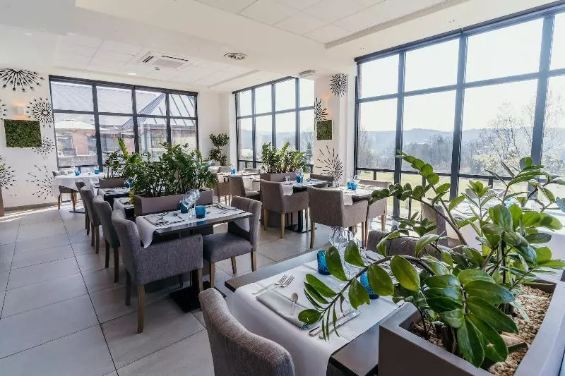 هتل Azur En Ardenne