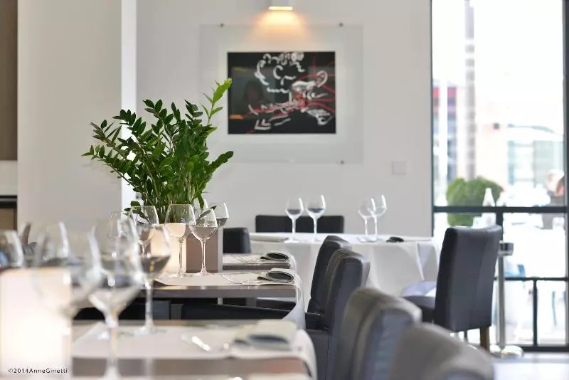 هتل Azur En Ardenne