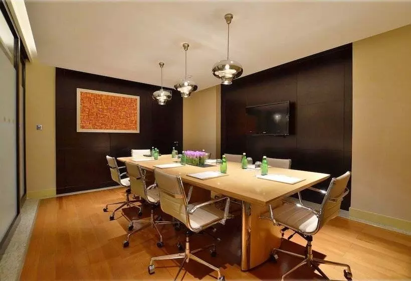 هتل Courtyard By Marriott Hangzhou Wulin