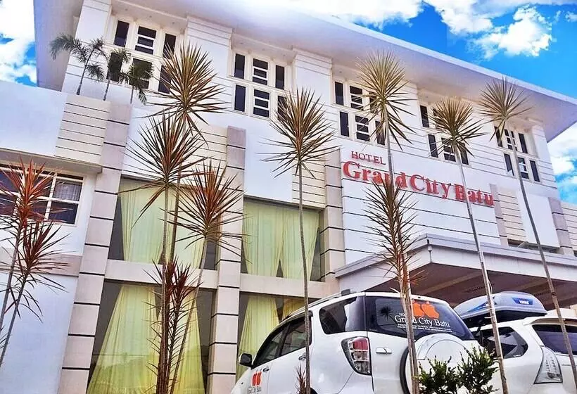 ホテル Grand City Batu