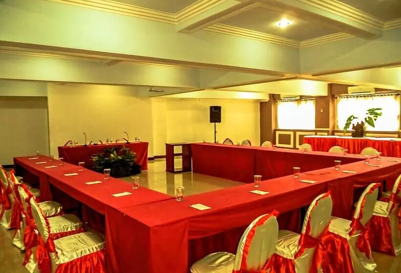 ホテル Grand City Batu