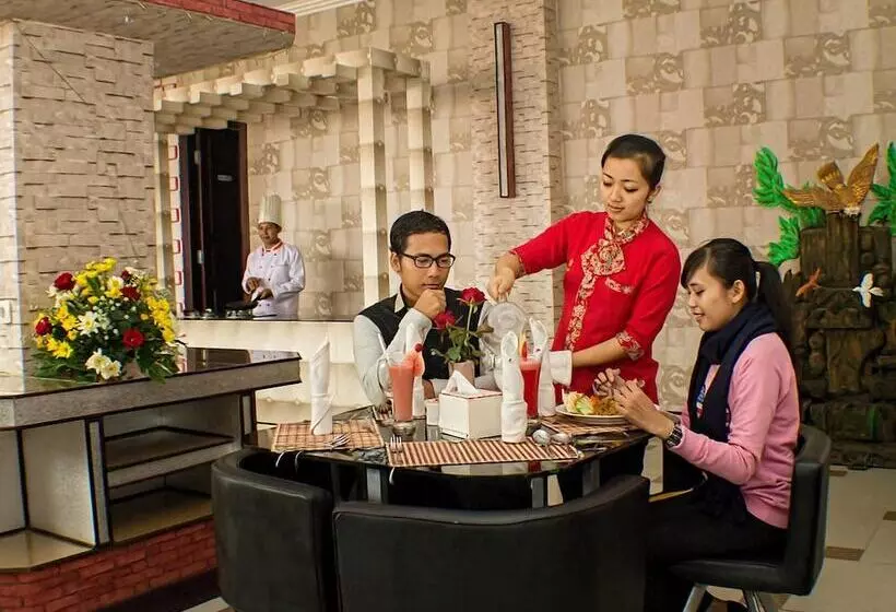 ホテル Grand City Batu