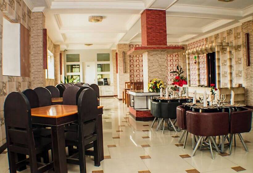 Отель Grand City  Batu