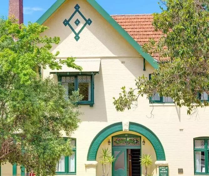 בית מלון כפרי Neutral Bay Lodge