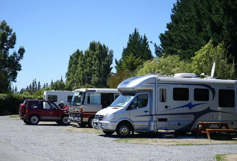 هتل North South Holiday Park