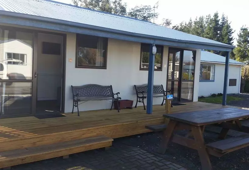 هتل North South Holiday Park