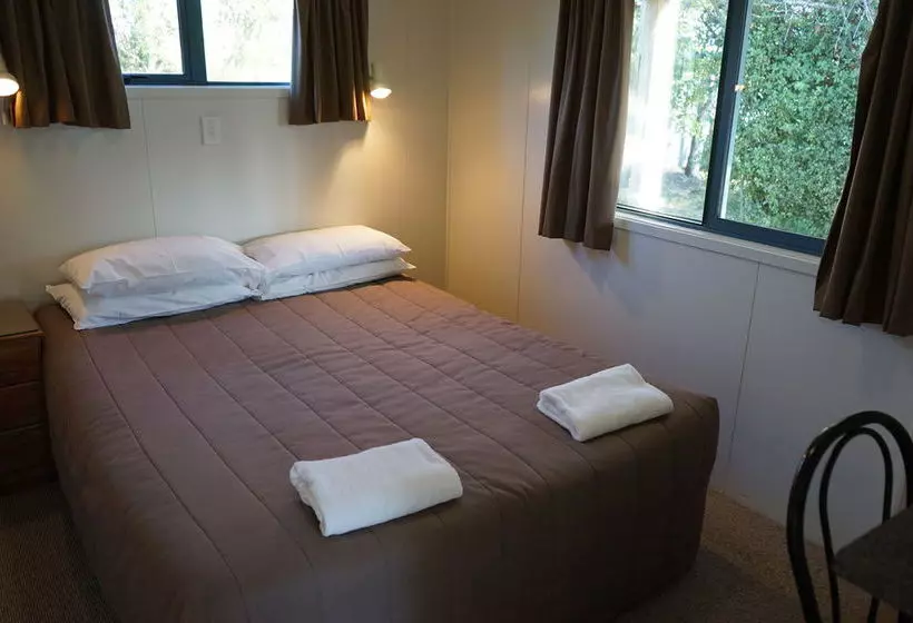 هتل North South Holiday Park