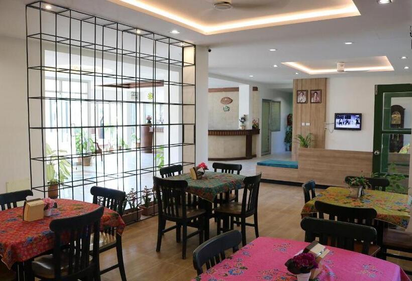 فندق The Greenery