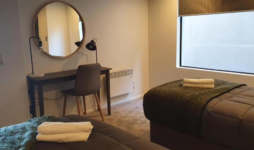 Lakefront Apartments,18 Lake Esplanade Road