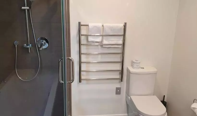 Lakefront Apartments,18 Lake Esplanade Road