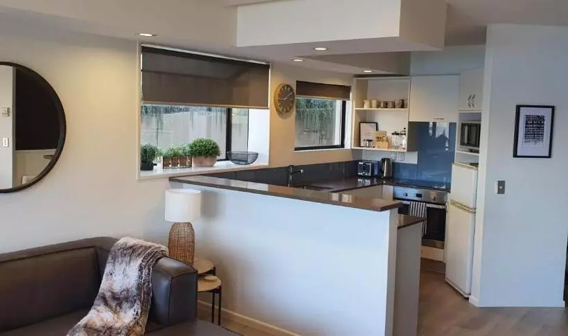 Lakefront Apartments,18 Lake Esplanade Road