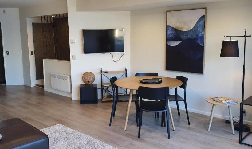 Lakefront Apartments,18 Lake Esplanade Road