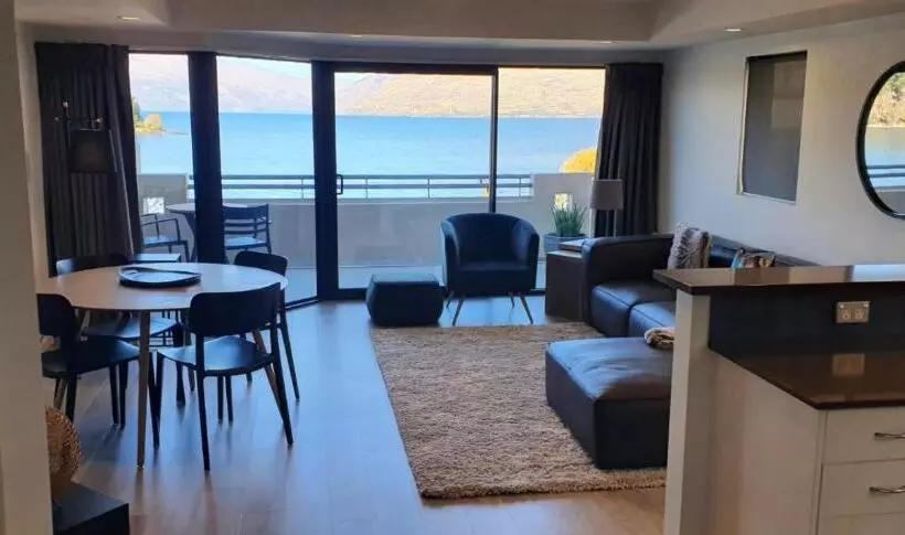 Lakefront Apartments,18 Lake Esplanade Road