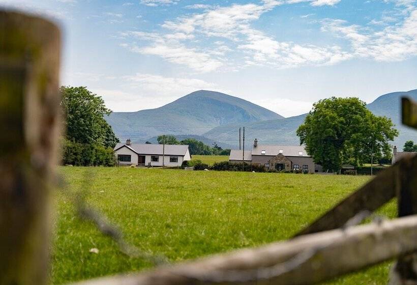 ペンション The Briers Country House