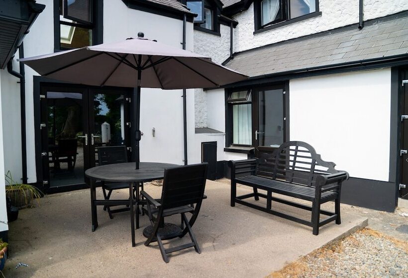 ペンション The Briers Country House