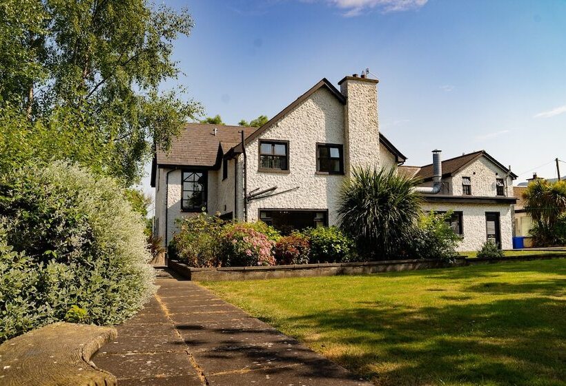 ペンション The Briers Country House