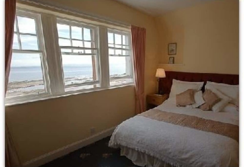 펜션 The Burlington Guest House & Restaurant