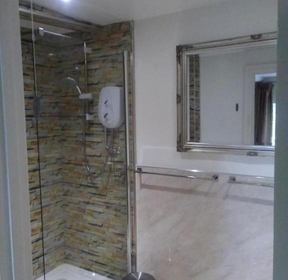 بنسيون The Whitehouse Ross On Wye