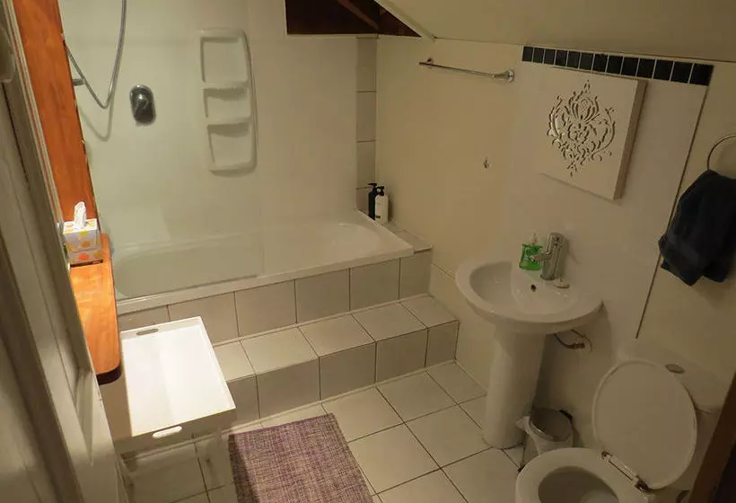 The Old Courthouse B&b