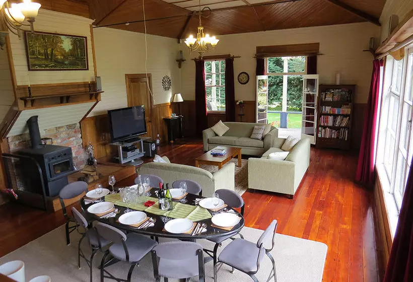 The Old Courthouse B&b