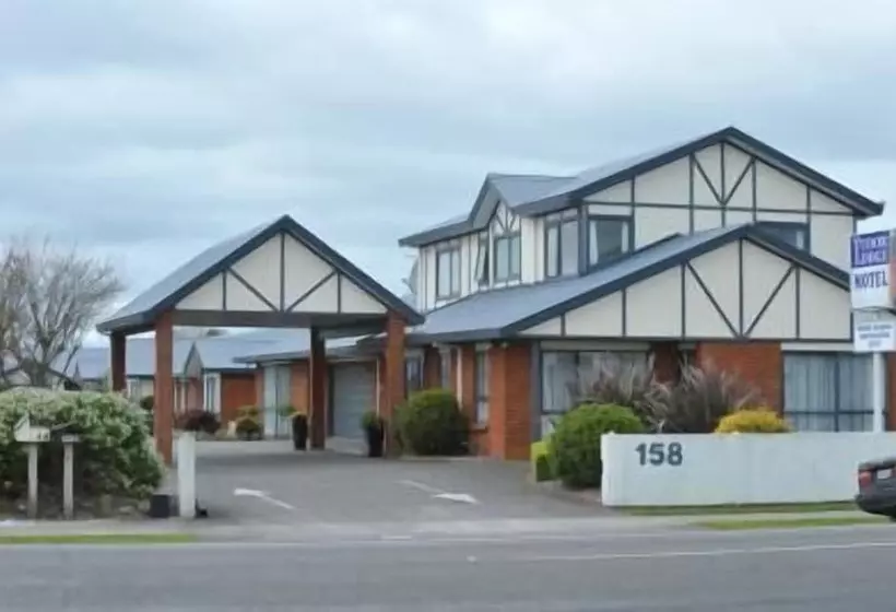 Tudor Lodge Motel