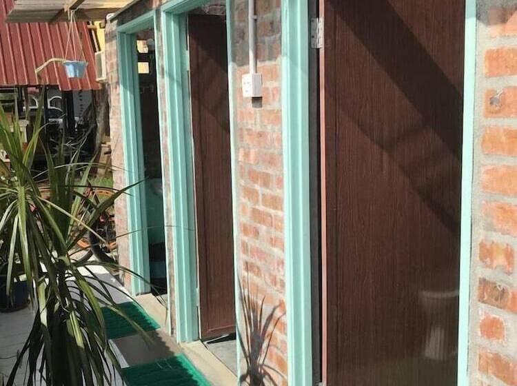 هاستل Indiana Cafe And Beds