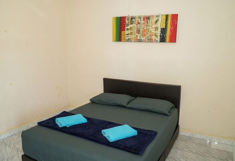 هاستل Indiana Cafe And Beds