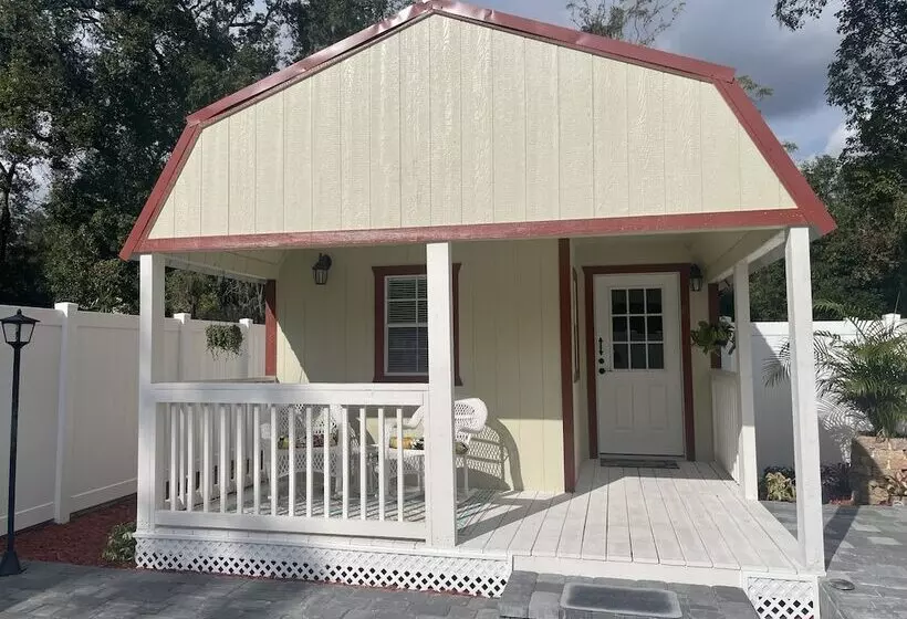 Aamiaismajoitus (B&B) The Tiny Cottage In The Springs