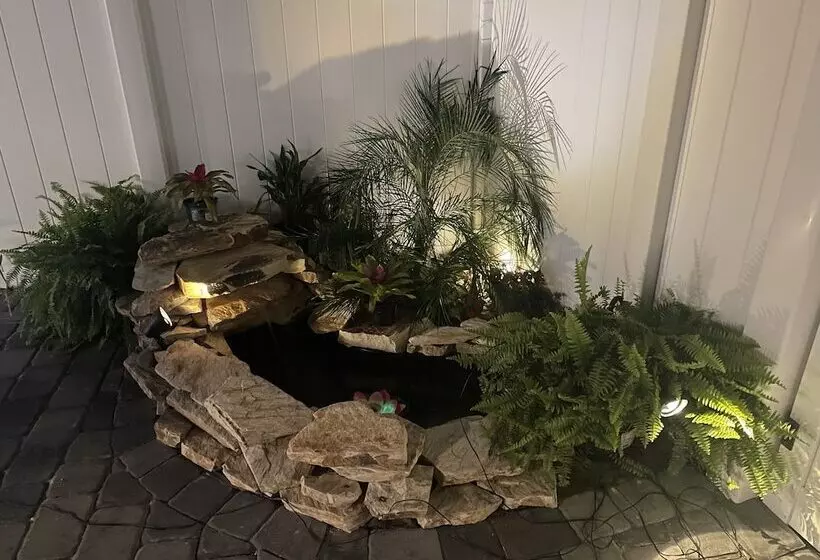 Aamiaismajoitus (B&B) The Tiny Cottage In The Springs