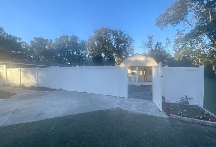 مبيت وإفطار The Tiny Cottage In The Springs