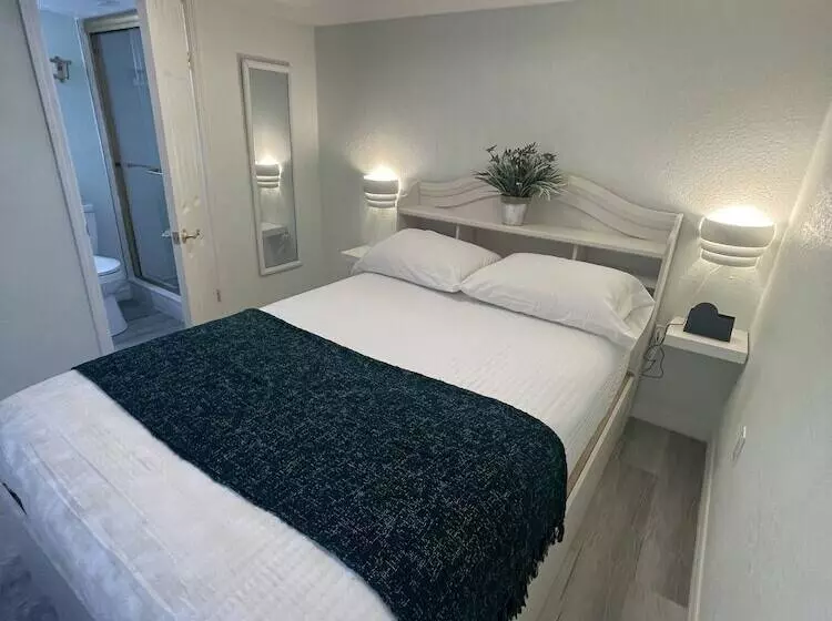 Aamiaismajoitus (B&B) The Tiny Cottage In The Springs